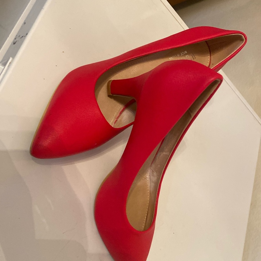 Brand new red pumps smoke free and pet free home
